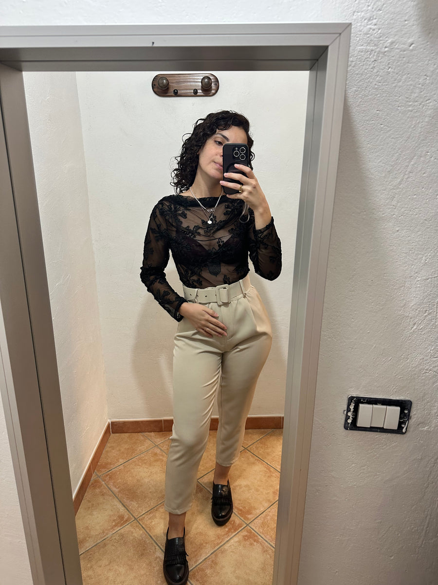 Maglia trasparente con ricami