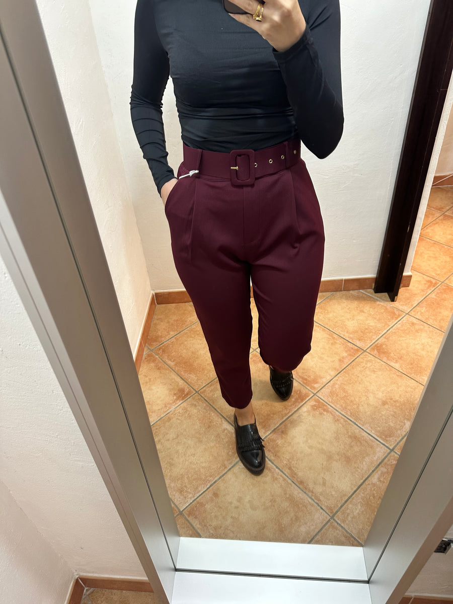 Pantaloni cinturone color vino