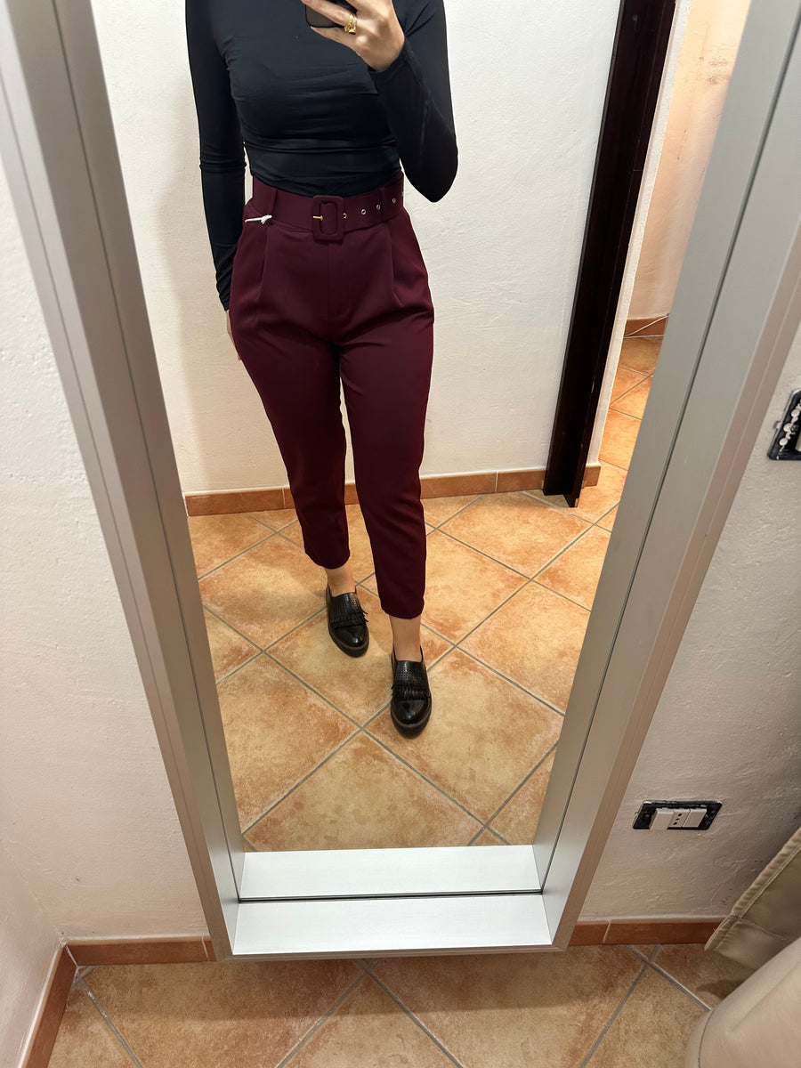 Pantaloni cinturone color vino