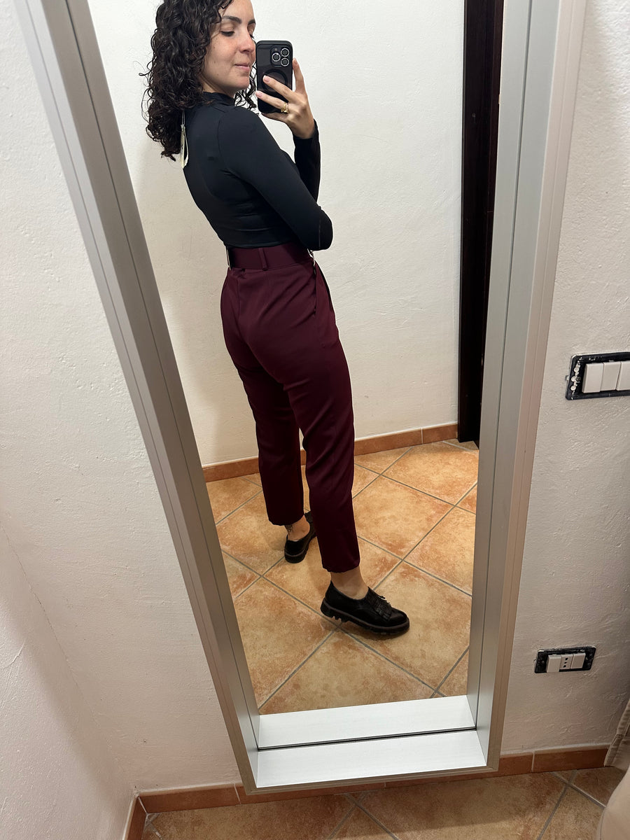 Pantaloni cinturone color vino