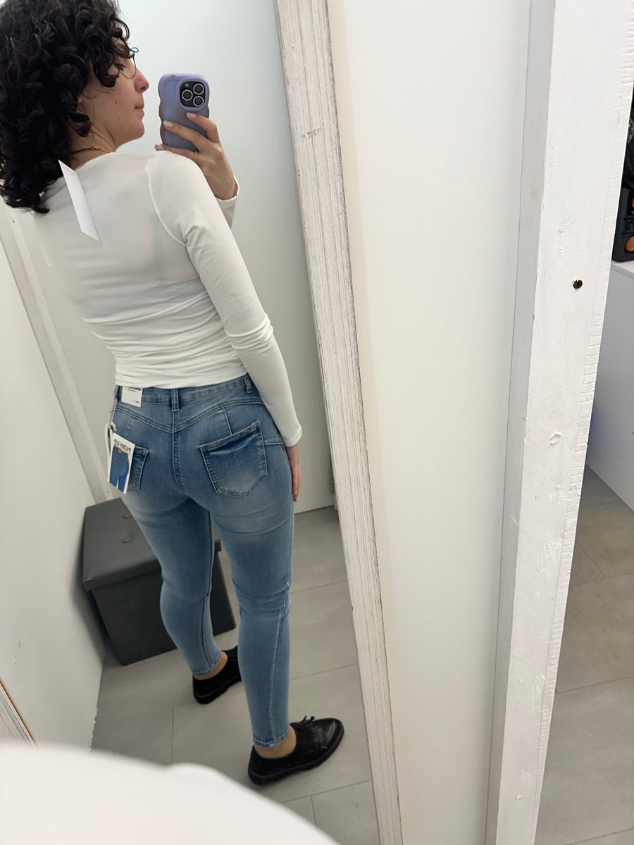 Maglia dettaglio collo oro bianca