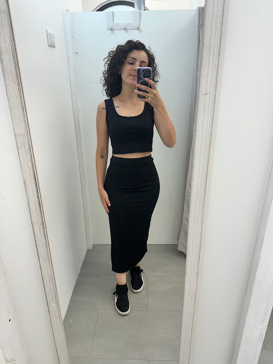 Completo top gonna a costine nero