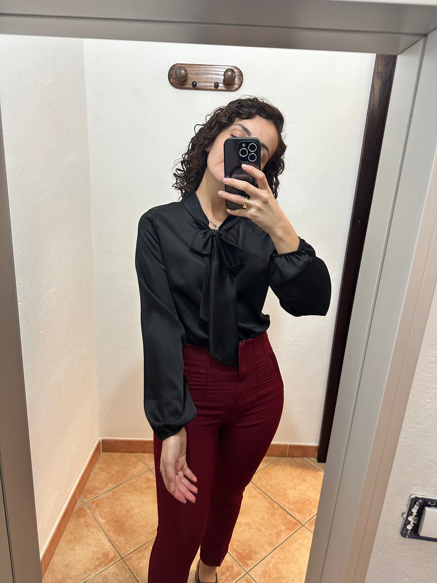 Camicia fiocco nera