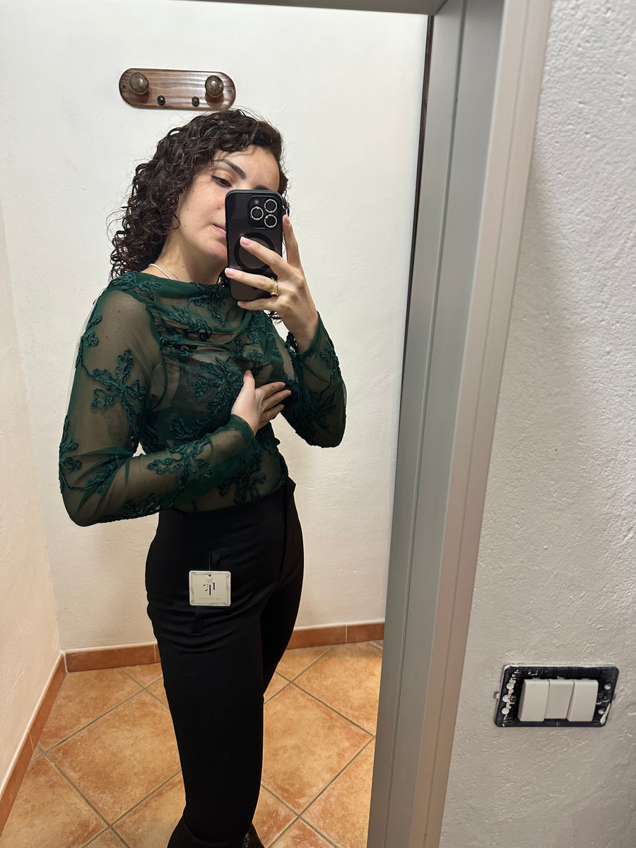 Maglia trasparente con ricami