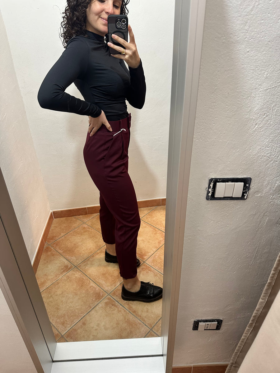 Pantaloni cinturone color vino