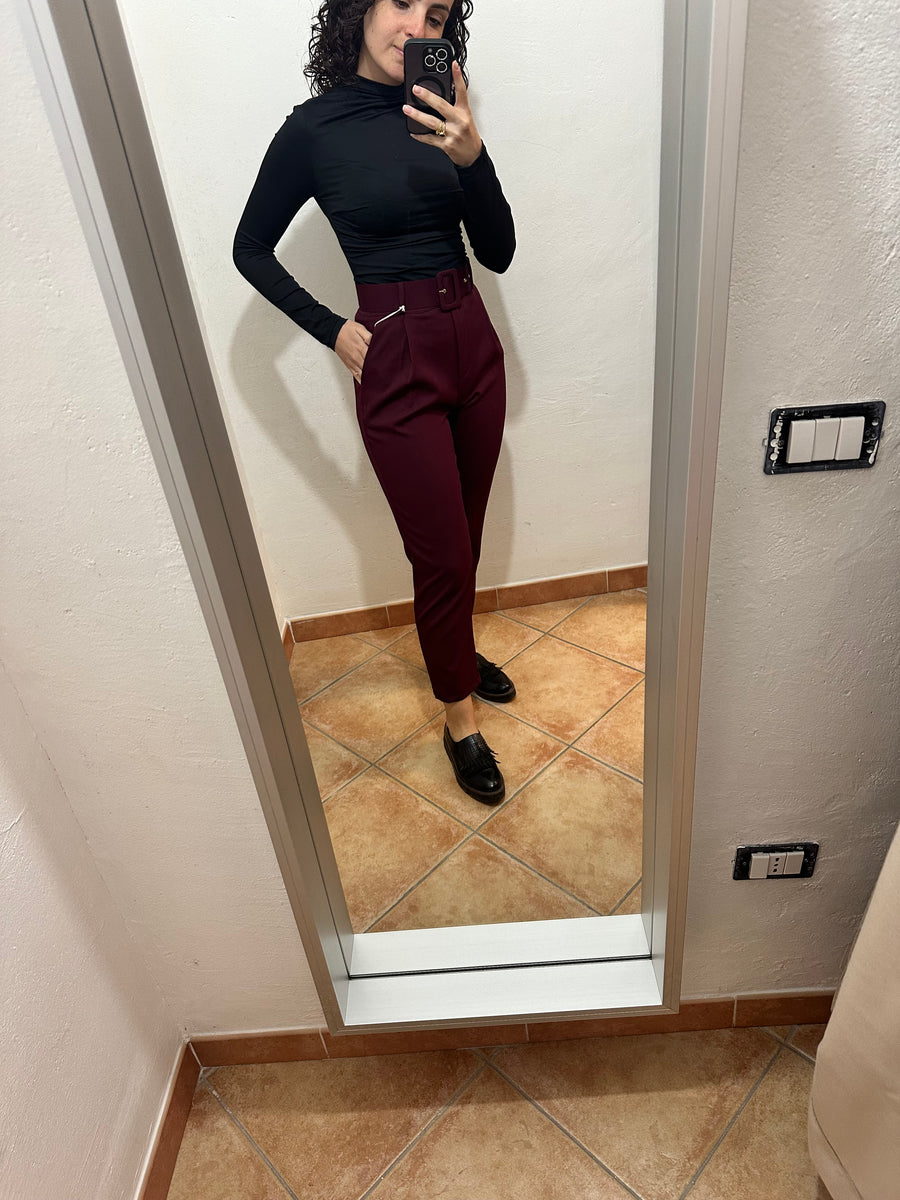 Pantaloni cinturone color vino