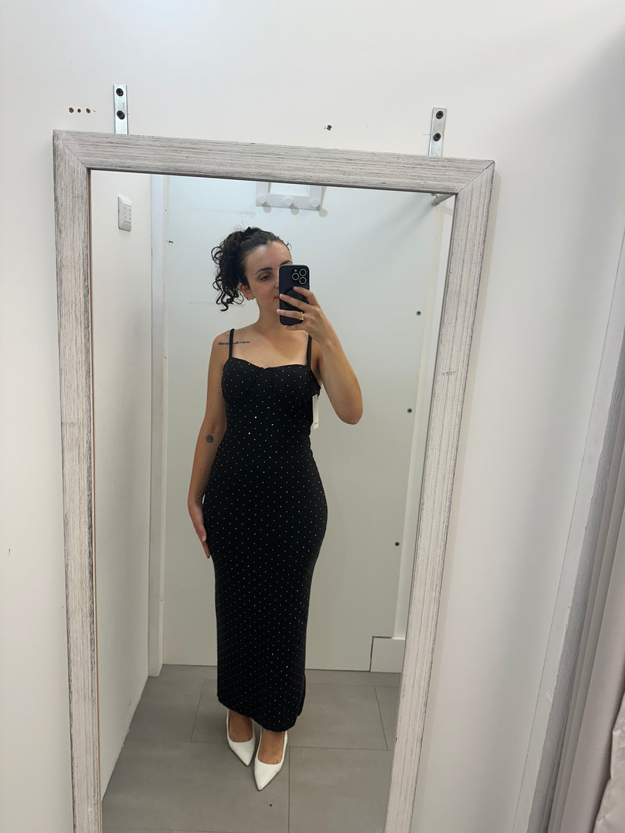 Abito nero lungo con strass