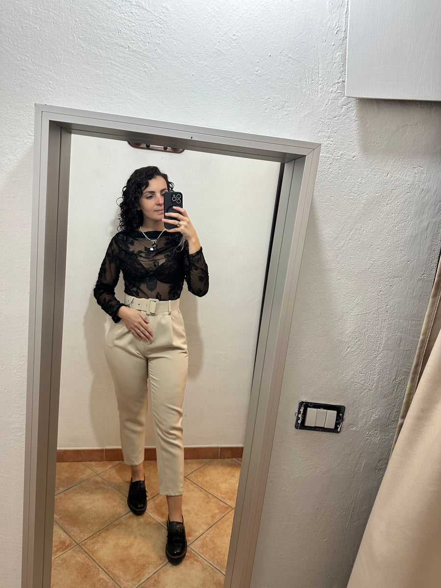Maglia trasparente con ricami