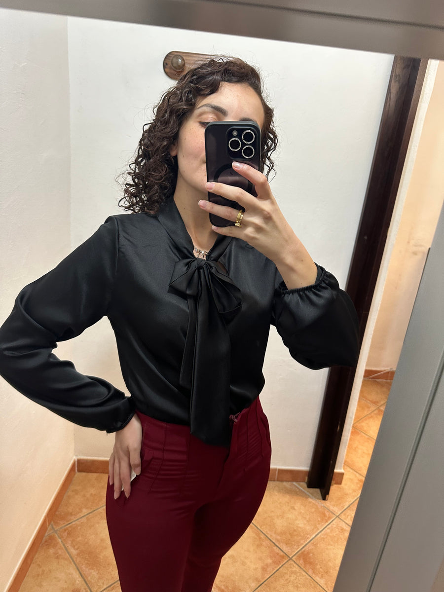 Camicia fiocco nera