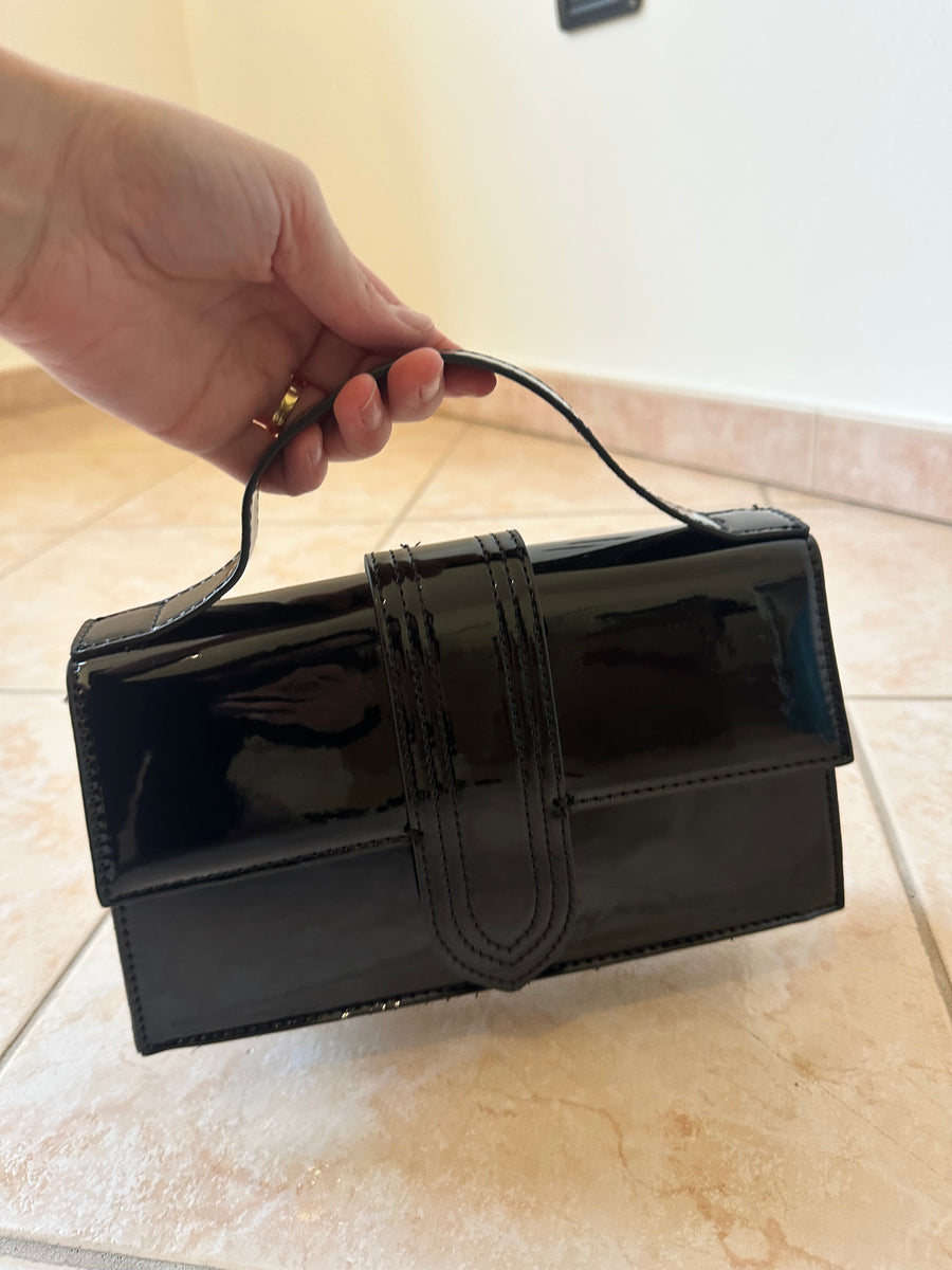 Borsa in vernice