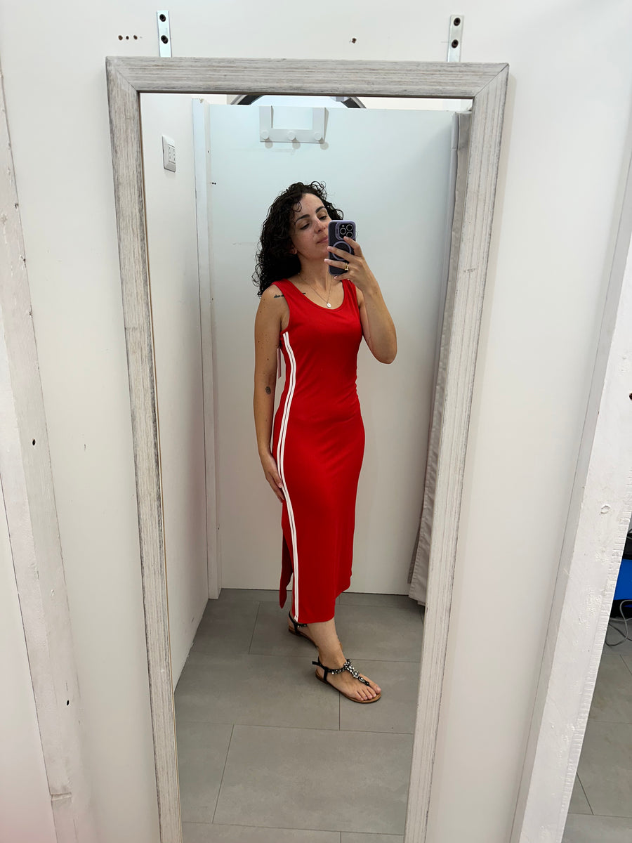 Abito rosso con righe bianche laterali