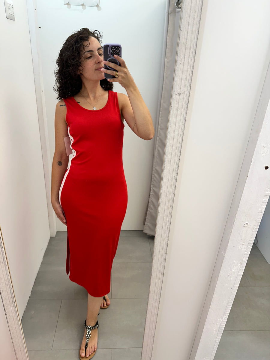 Abito rosso con righe bianche laterali