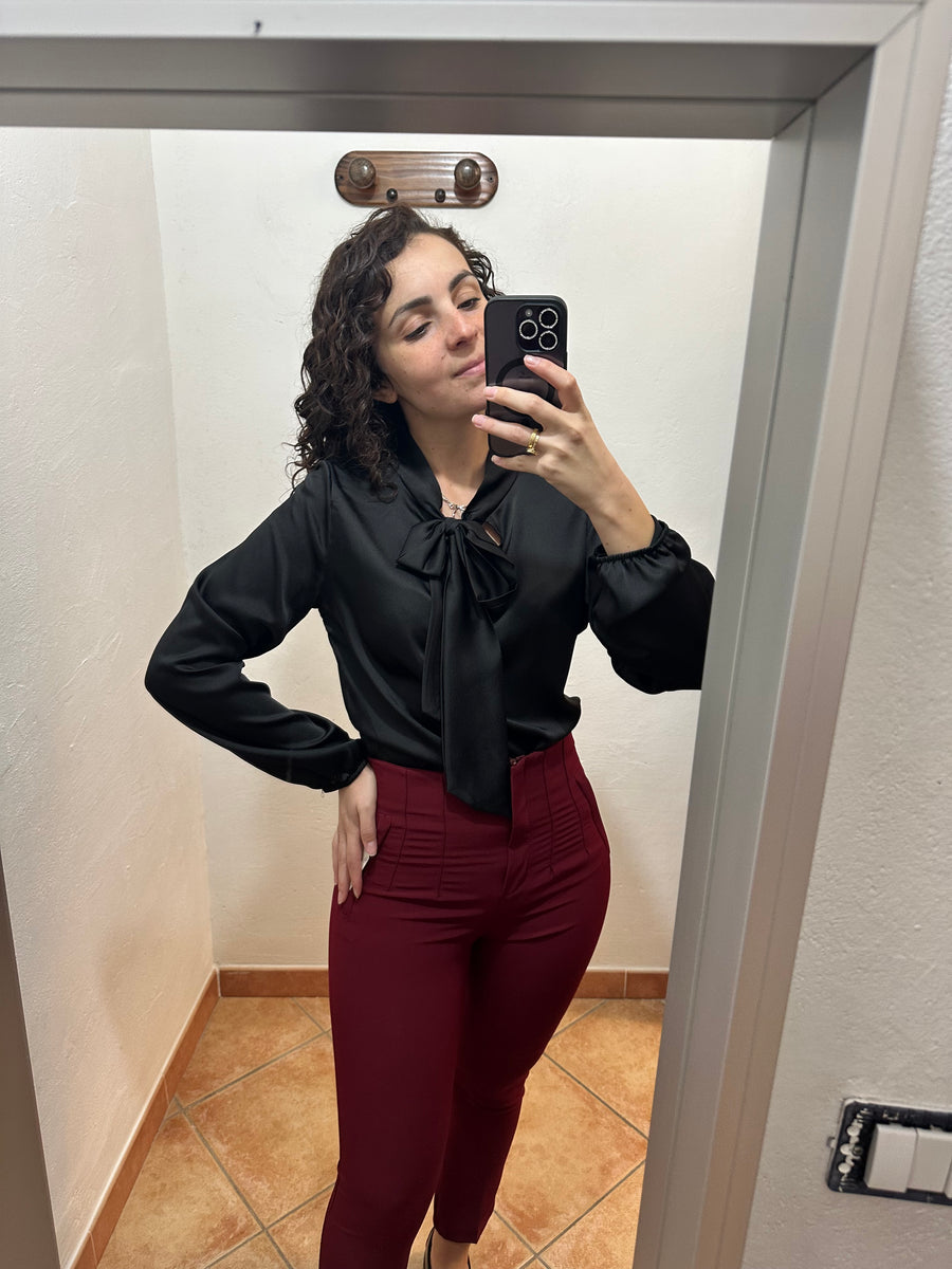 Camicia fiocco nera