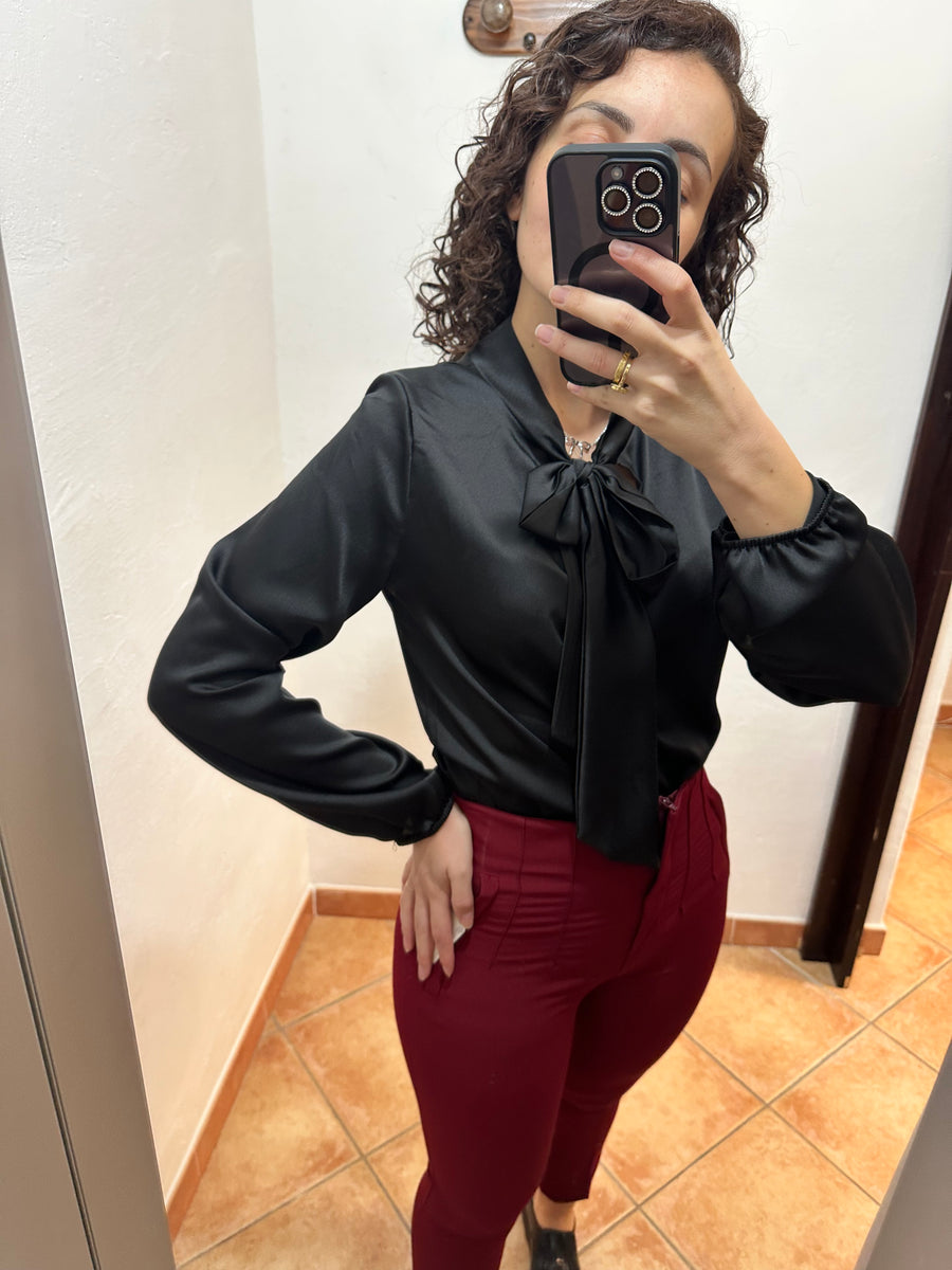 Camicia fiocco nera