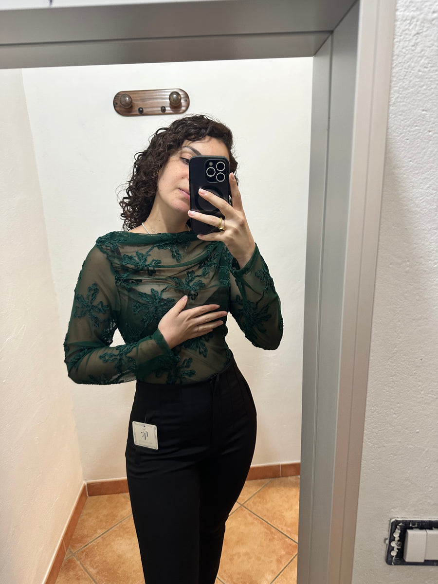 Maglia trasparente con ricami