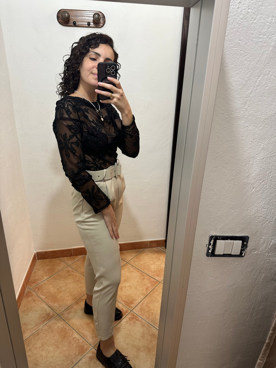 Maglia trasparente con ricami