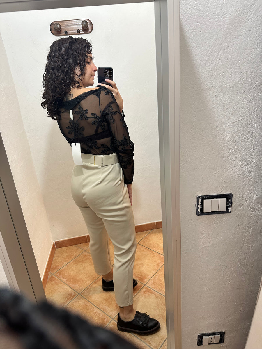 Maglia trasparente con ricami